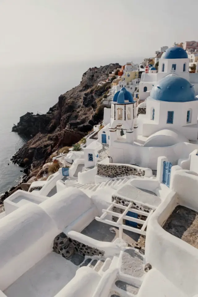 Budget Santorini Travel Guide: See the Island's Iconic Views Without Overpaying